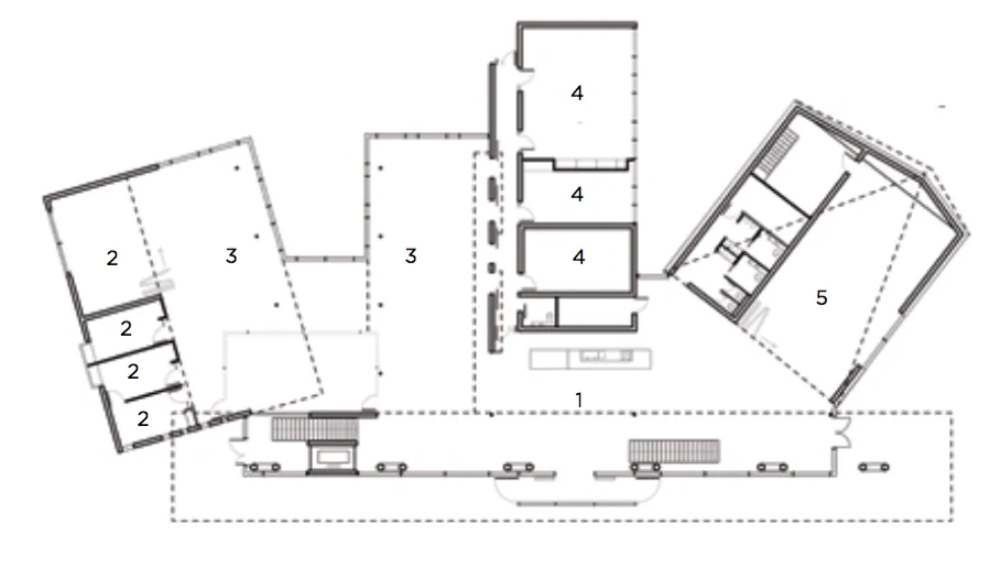 Plan de rez-de-chaussée: 1. Hall d’accueil 2. Bureaux et salle des secteurs municipaux : CAF, PIJ, RAM, PMI 3. Médiathèque 4. Ateliers de cuisine et de musique 5. Auditorium