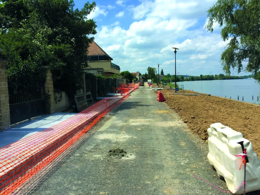 Avant. L'ancien chemin au début des travaux.