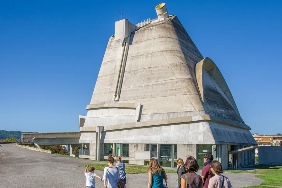 Eglise Saint-Pierre de Firminy (Conception : Le Corbusier, José Oubrerie).